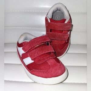 Kid's Shoes: Size 6, Cat and Jack